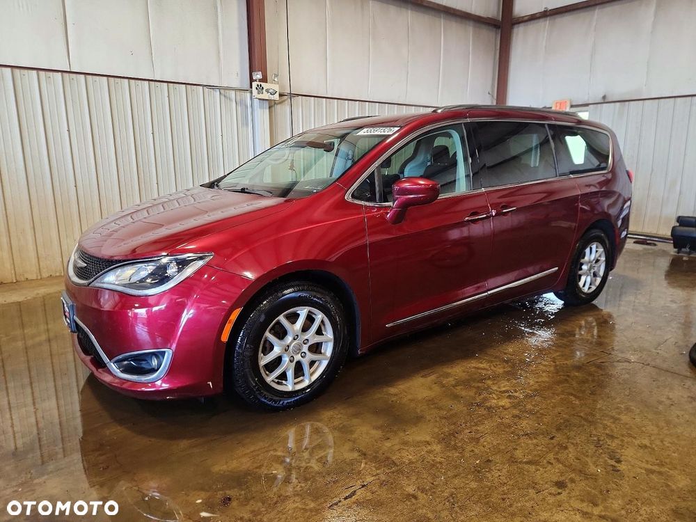 Chrysler Pacifica - 2