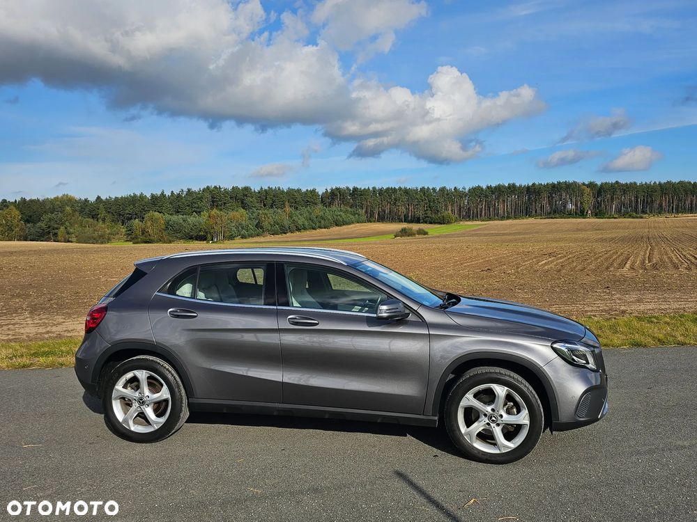 Mercedes-Benz GLA 180 7G-DCT - 6