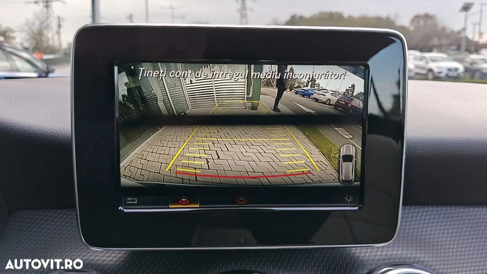 Mercedes-Benz GLA 180 7G-DCT Urban - 22