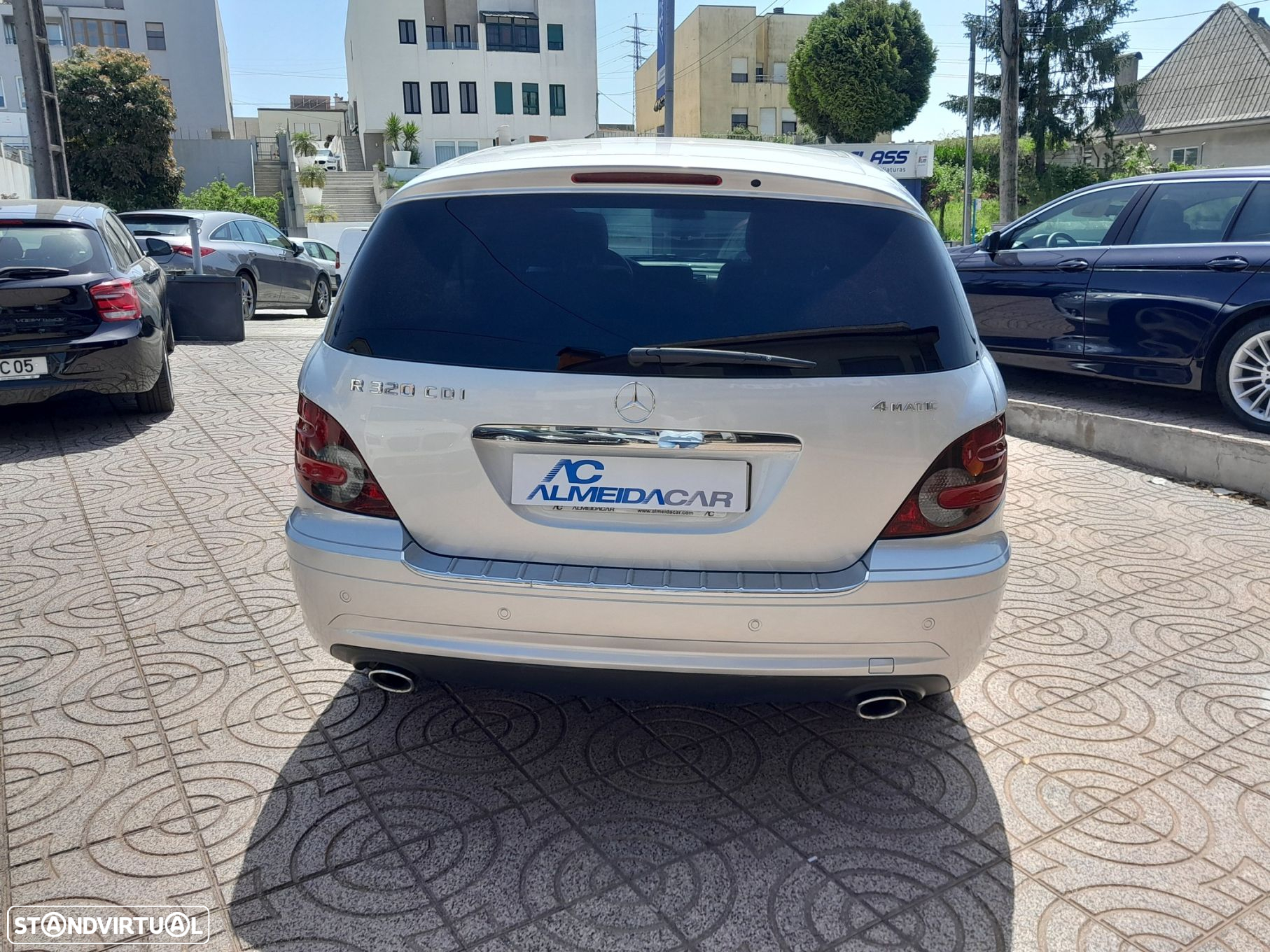 Mercedes-Benz R 320 CDi 4-Matic Longo - 32