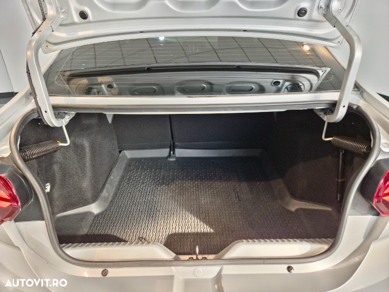 Dacia Logan TCe 90 MT6 Prestige - 10