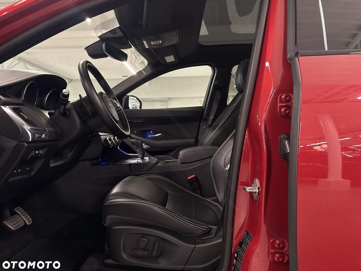 Jaguar E-Pace 2.0 i4P AWD R-Dynamic - 16