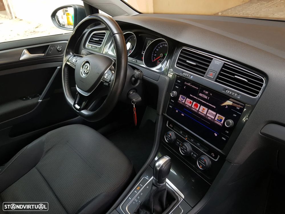 VW Golf Variant 1.6 TDi Confortline DSG - 48