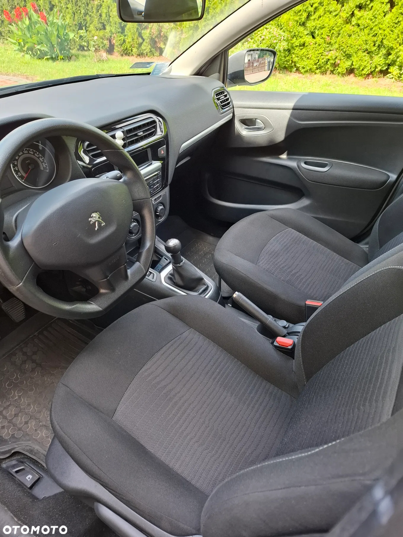 Peugeot 301 1.6 VTi Allure - 18