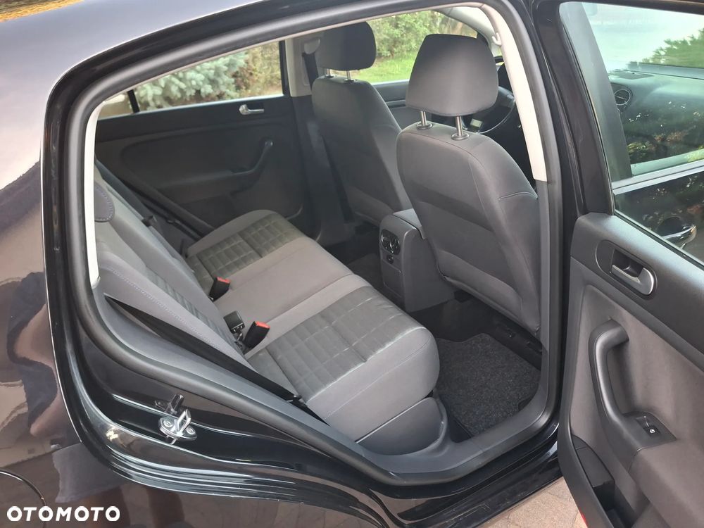 Volkswagen Golf Plus - 11