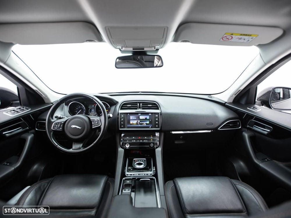 Jaguar F-Pace - 7