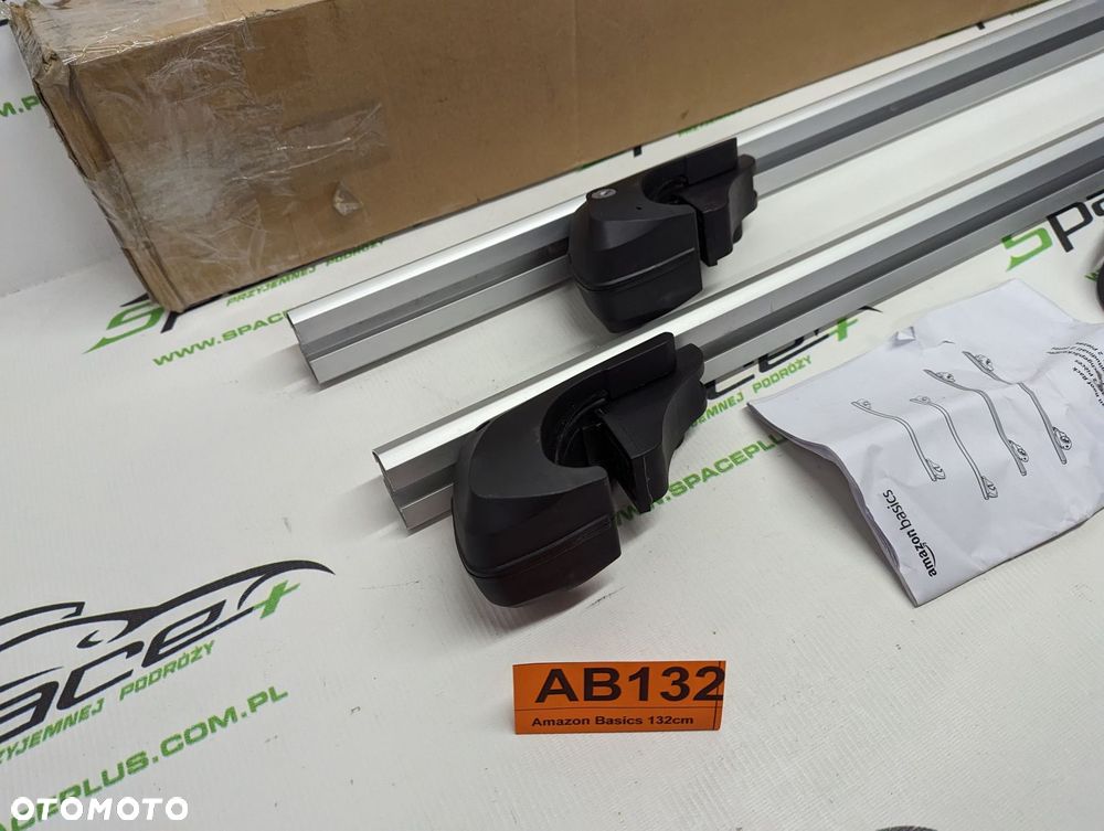 Bagażnik dachowy bazowy belki poprzeczki Amazon Basics 132cm B083T53K3P na otwarte relingi. - 2