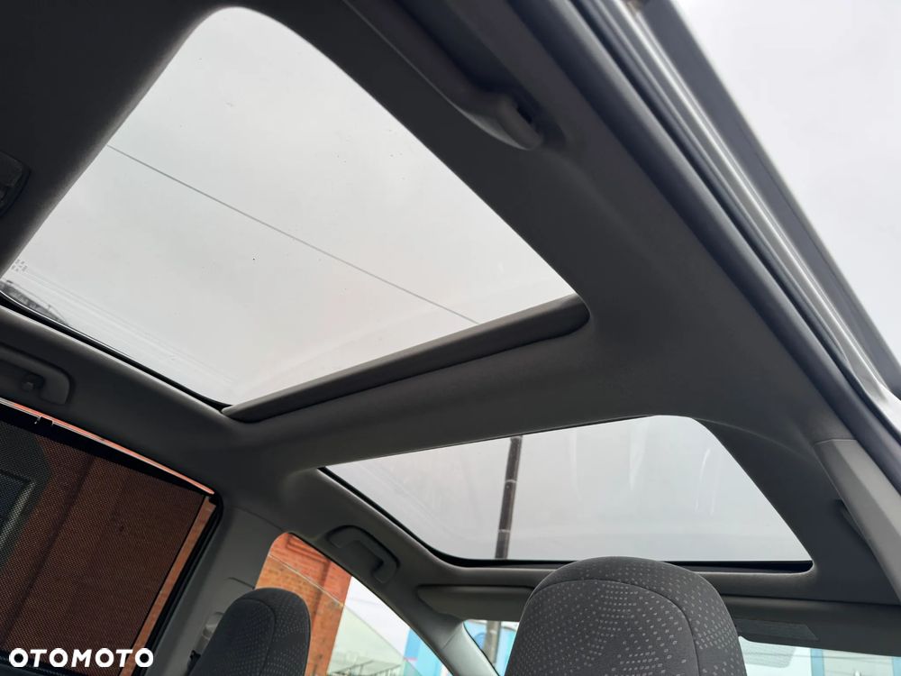 Toyota Prius+ (Hybrid) Comfort - 26