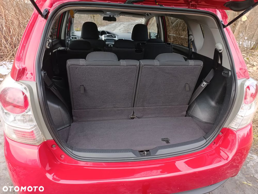 Toyota Verso 1.8 Sol plus NAVI 7os - 17