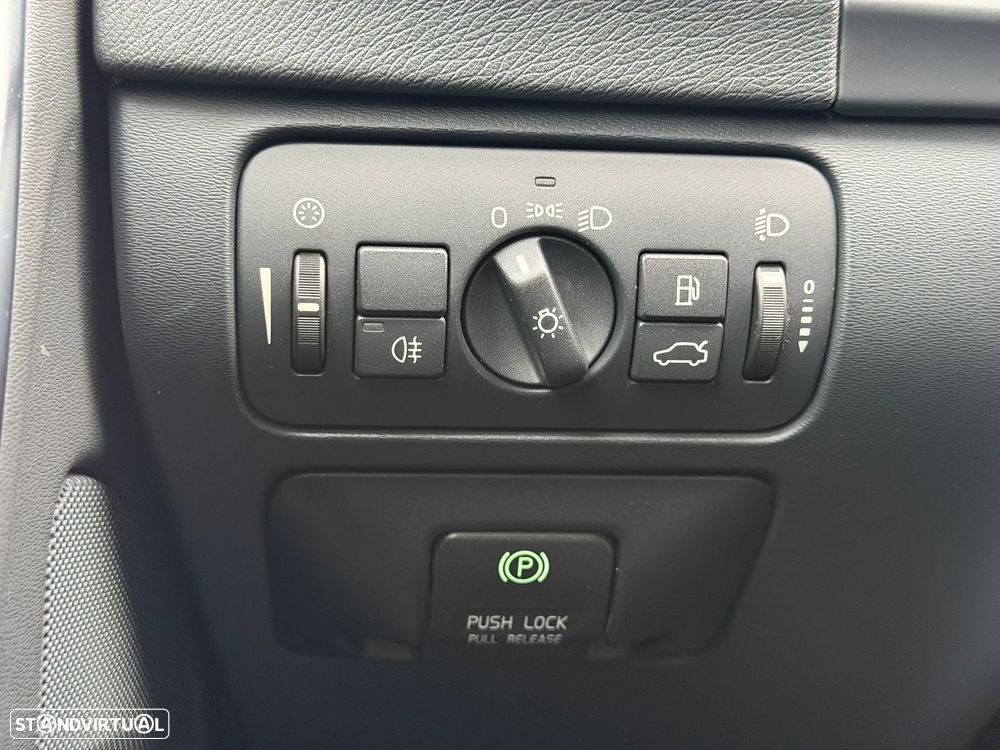 Volvo V60 1.6 D2 Drive Momentum Start/Stop - 16