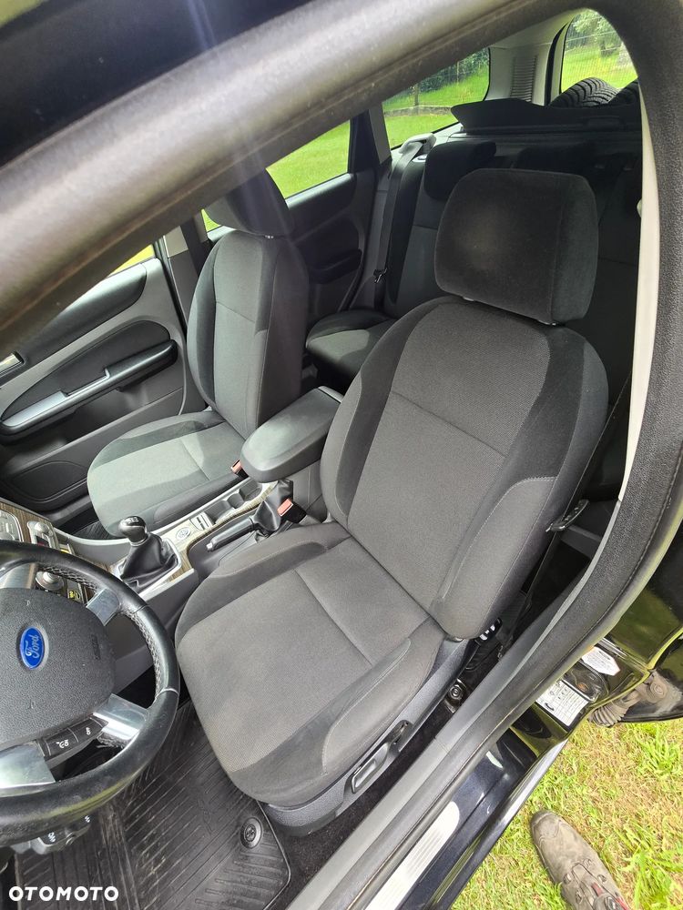 Ford Focus - 25