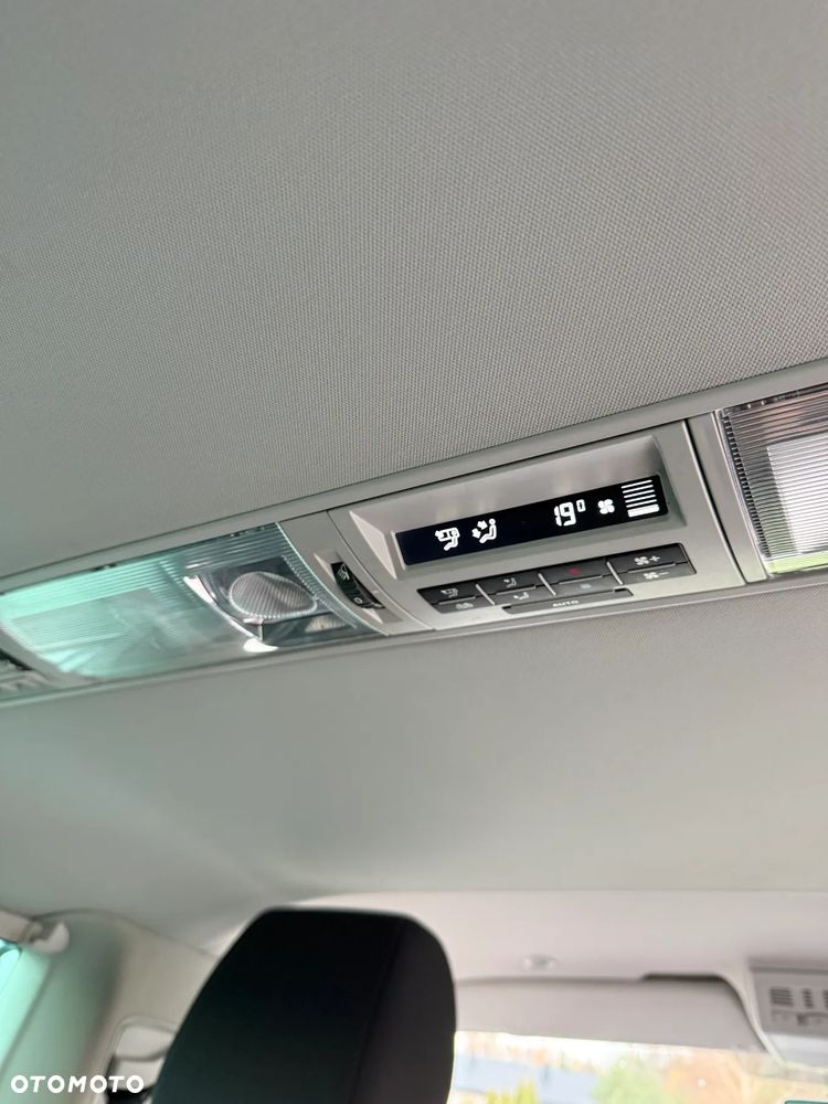 Volkswagen Caravelle 2.0 TDI L2 Comfortline DSG - 7