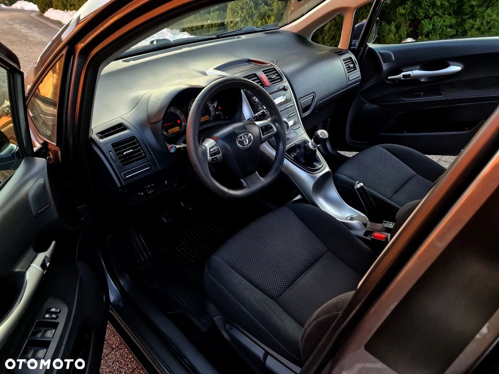 Toyota Auris 1.6 Premium - 5