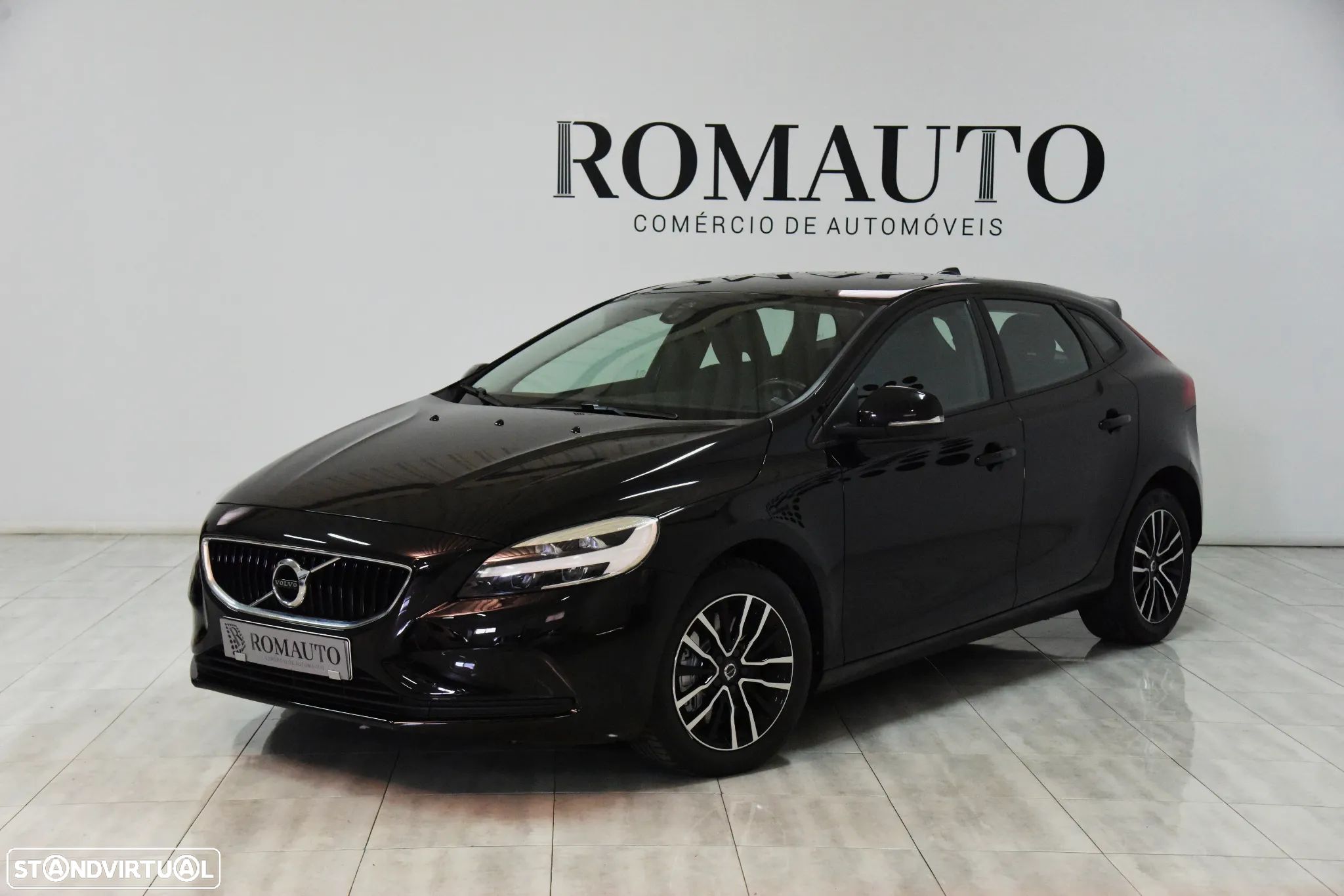 Volvo V40 2.0 D3 Momentum - 1