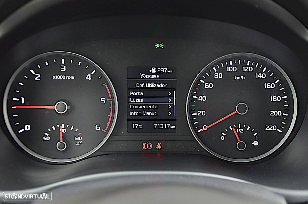 Kia Stonic 1.6 CRDi EX - 33