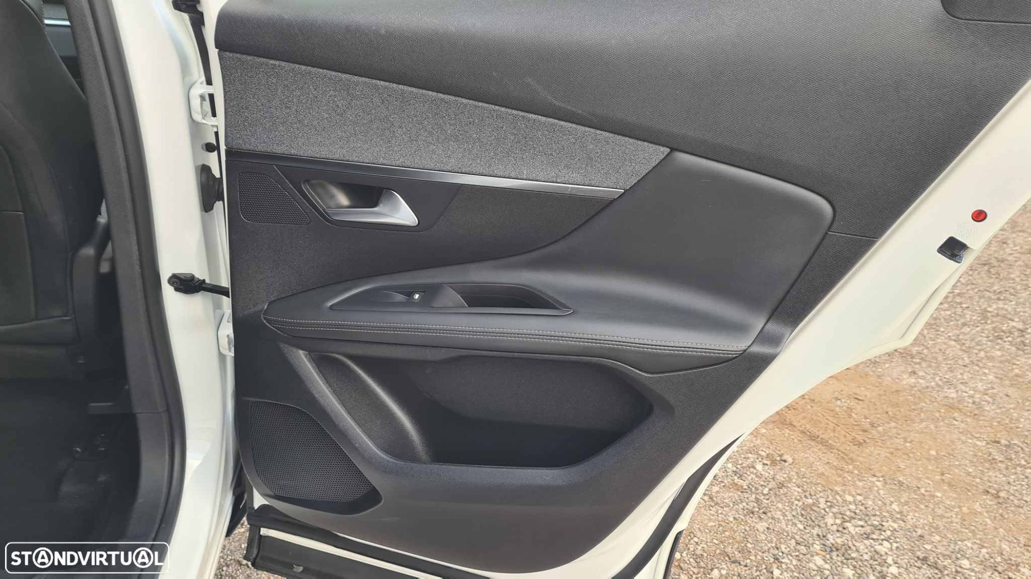 Peugeot 3008 1.5 BlueHDi Allure EAT8 - 56
