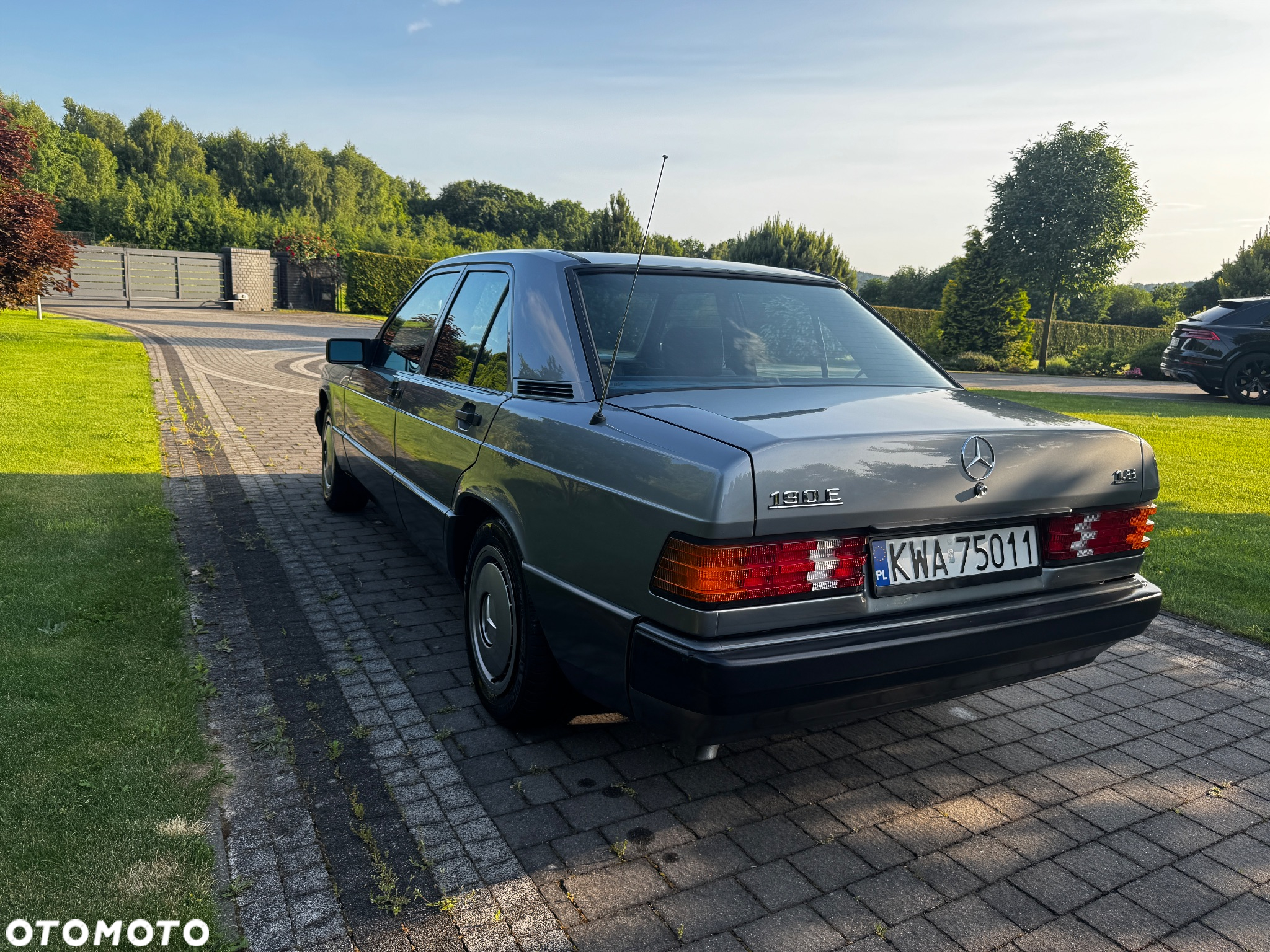 Mercedes-Benz W201 (190) - 10