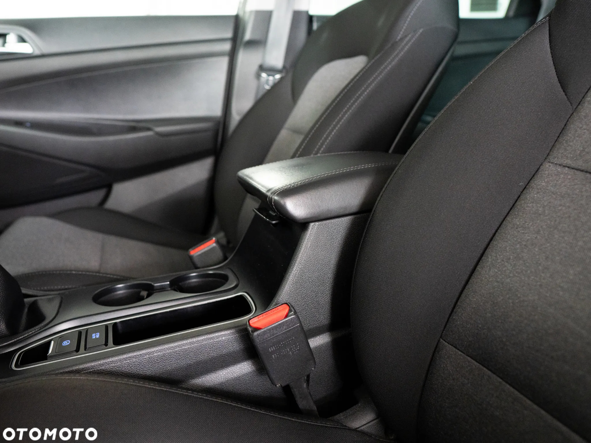 Hyundai Tucson 1.6 GDi Comfort 2WD - 26