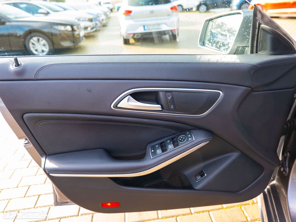 Mercedes-Benz CLA 220 d 7G-DCT AMG Line - 12