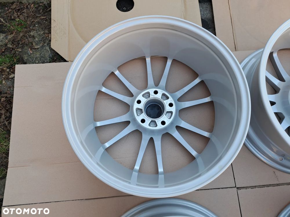 OZ O.Z Racing Ultraleggera 19 8j et35 BMW 1 3 5 E90 E91 F30 F31 F10 5x120 - 11