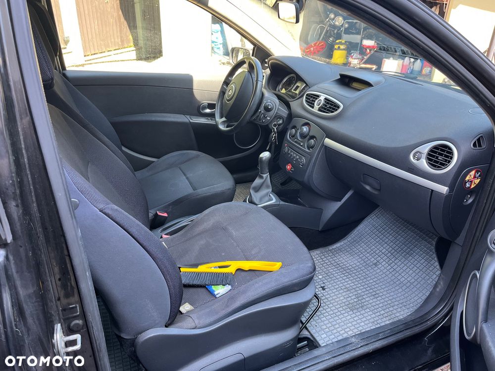 Renault Clio 1.2 16V Tech Run - 11