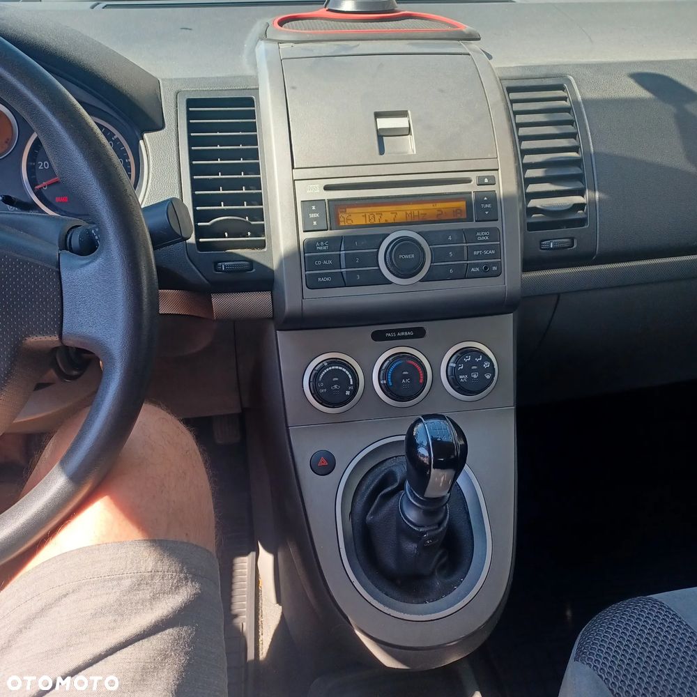 Nissan Sentra - 15