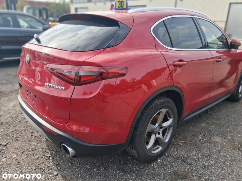 Alfa Romeo Stelvio - 3