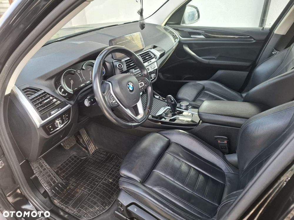 BMW X3 sDrive18d - 10