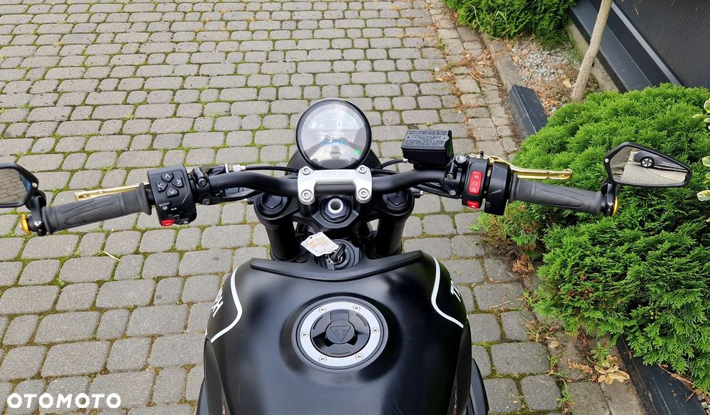 Triumph Trident - 8