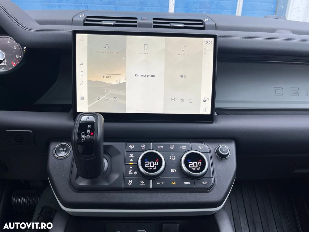 Land Rover Defender - 17
