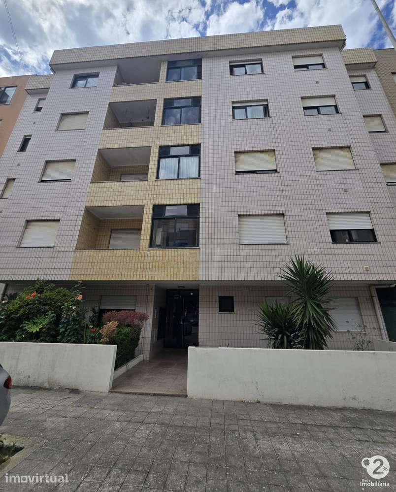 Apartamento T1+1 em S. Mamede Infesta ( próximo aoHospital São João) - Grande imagem: 2/17
