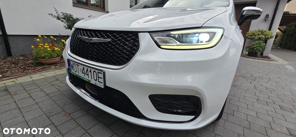 Chrysler Pacifica - 17