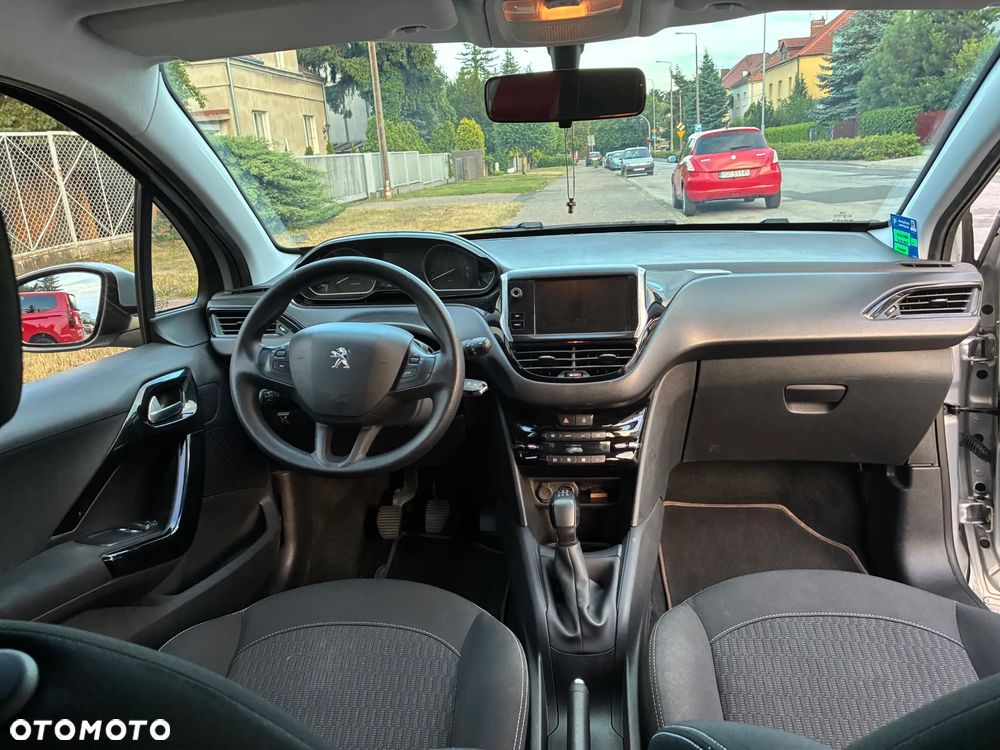 Peugeot 208 - 11