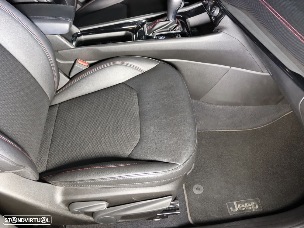 Jeep Compass 1.3 TG Trailhawk - 13