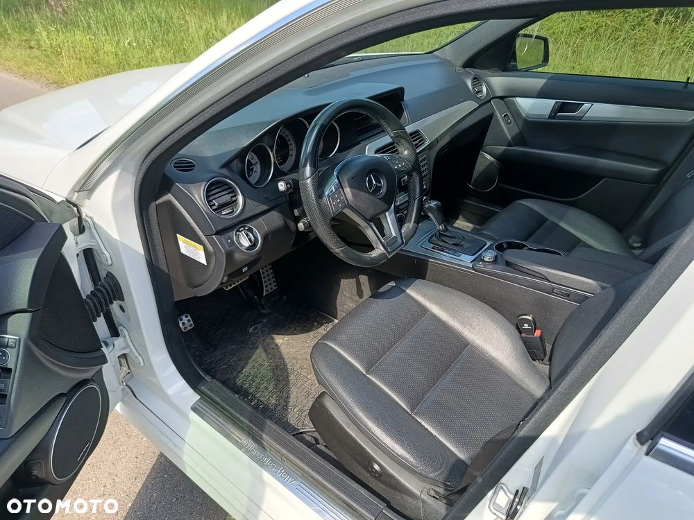 Mercedes-Benz Klasa C 350 T (BlueEFFICIENCY) 7G-TRONIC Avantgarde - 19