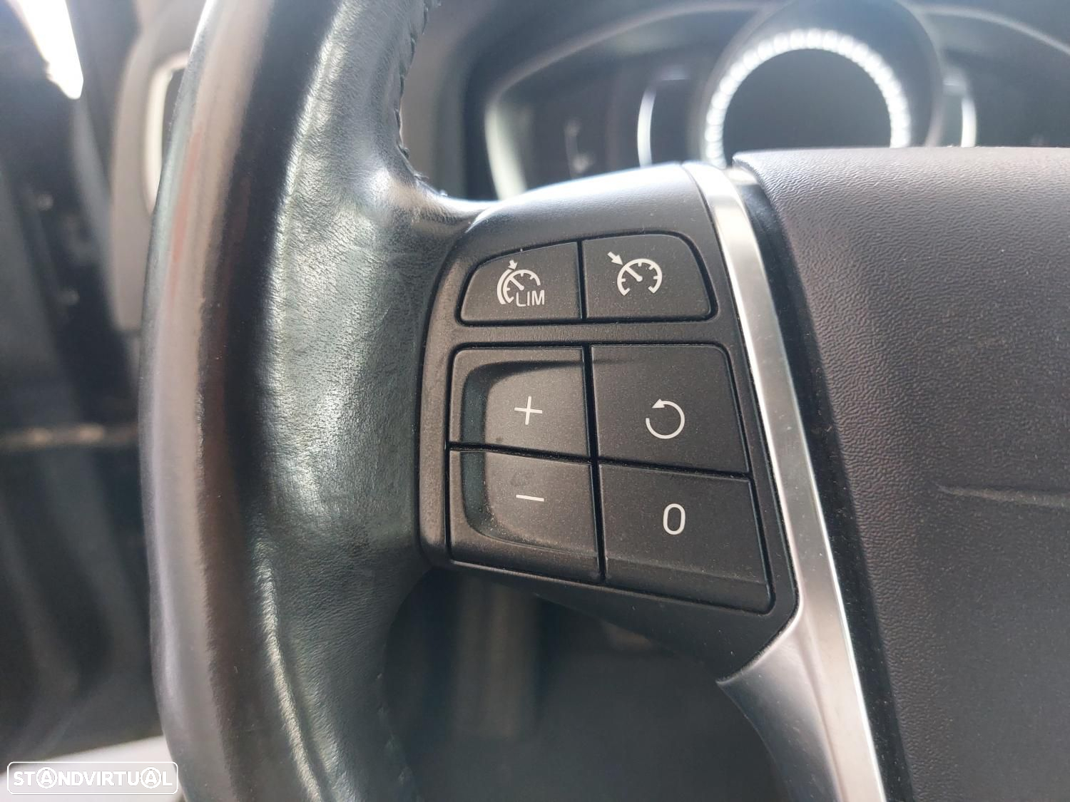 Volvo V60 2.0 D2 Momentum - 18