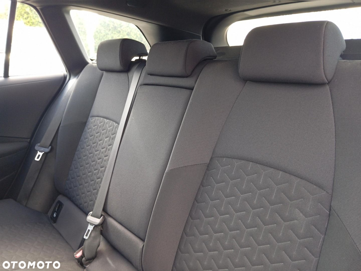 Toyota Corolla 1.8 Hybrid Comfort - 13