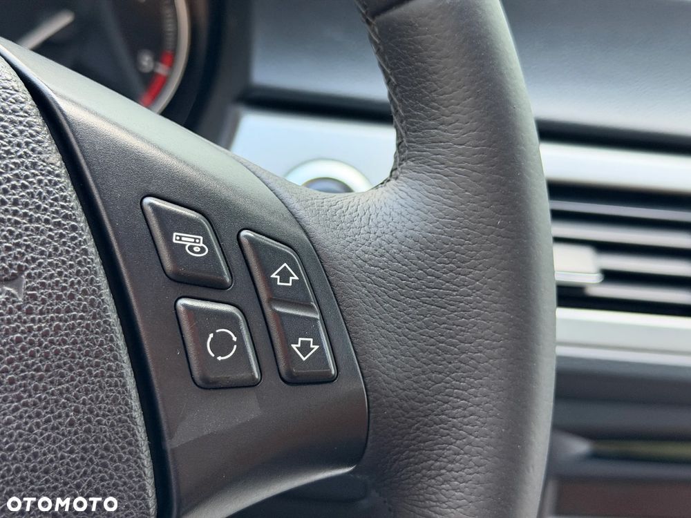 BMW Seria 3 320d - 25