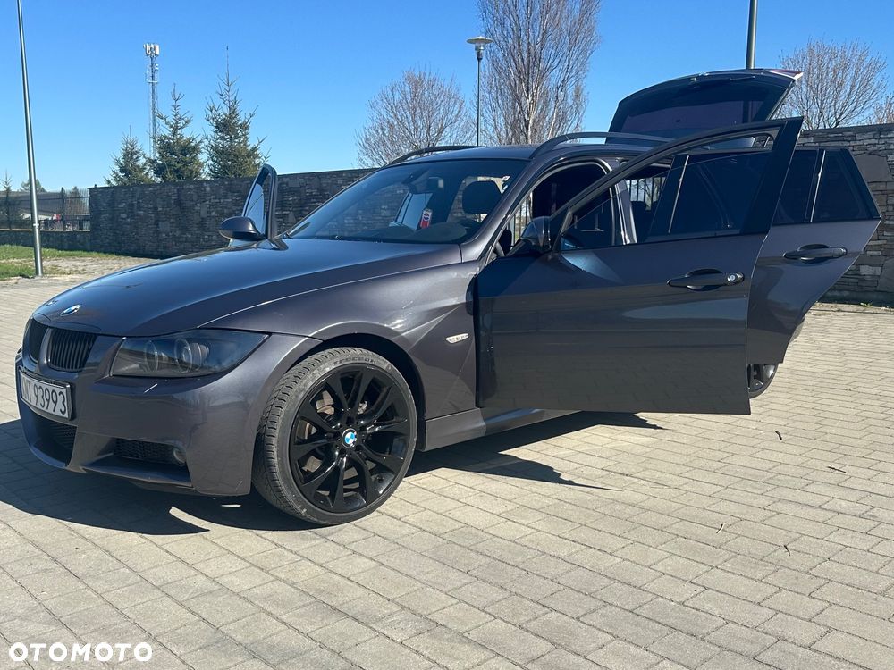 BMW Seria 3 325xi - 25