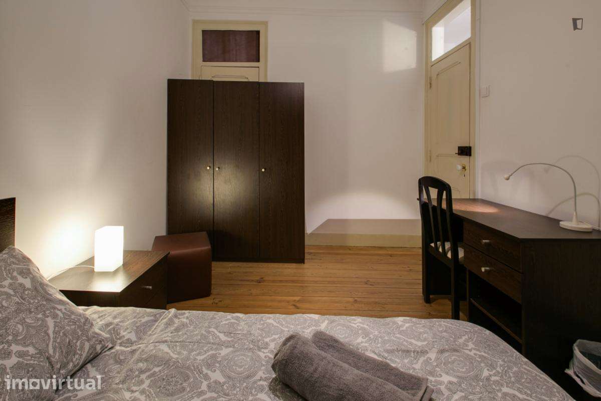 Quarto - localizado em Alameda Lisbon - Grande imagem: 2/15