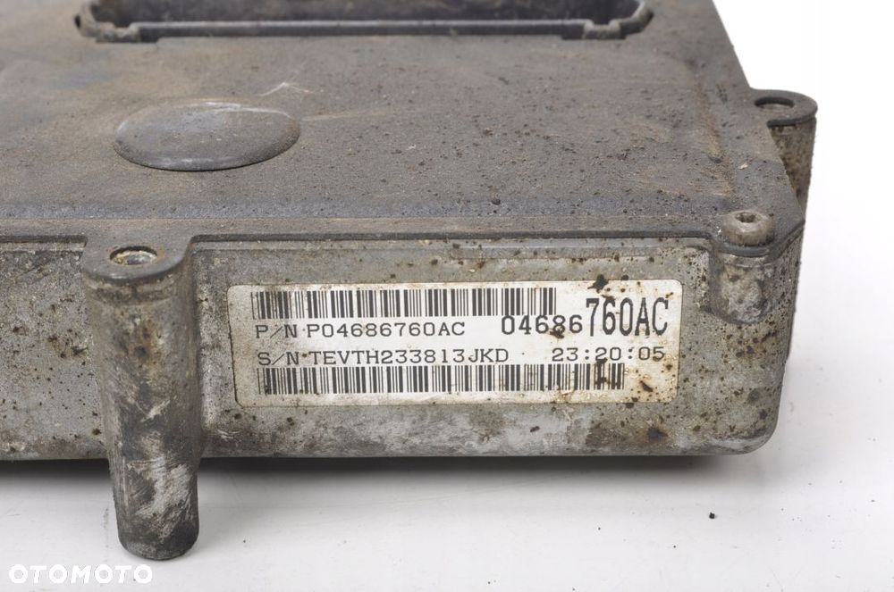 GRAND CARAVAN 3.3 V6 KOMPUTER SKRZYNI 04686760AC - 2