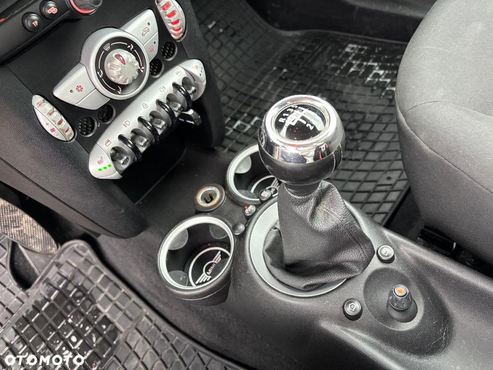 MINI Cooper Standard - 10