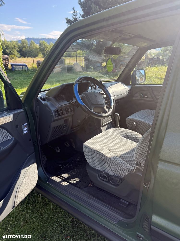 Mitsubishi Pajero - 6