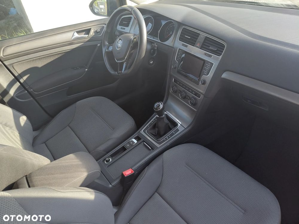 Volkswagen Golf - 16