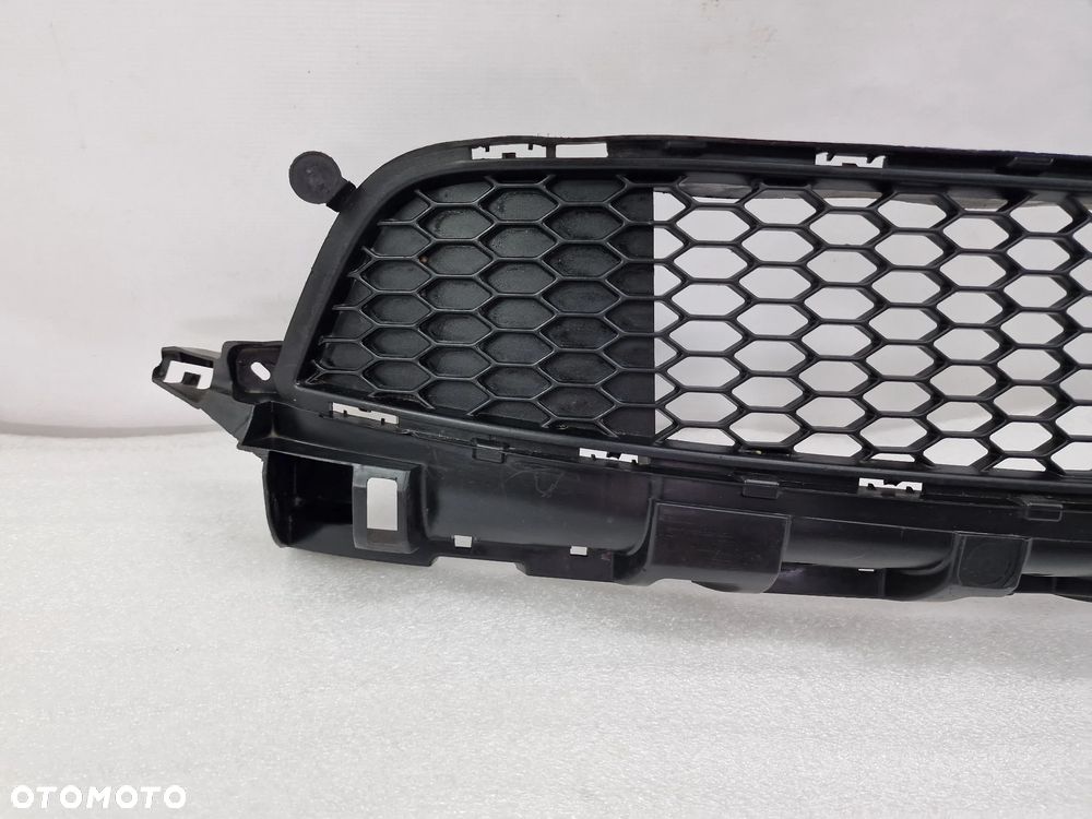 RENAULT TRAFIC 3 III 14- KRATKA ŚRODKOWA ZDERZAKA PRZEDNIEGO PRZÓD , NR 622544919R , NR AUKCJI KR404 - 4