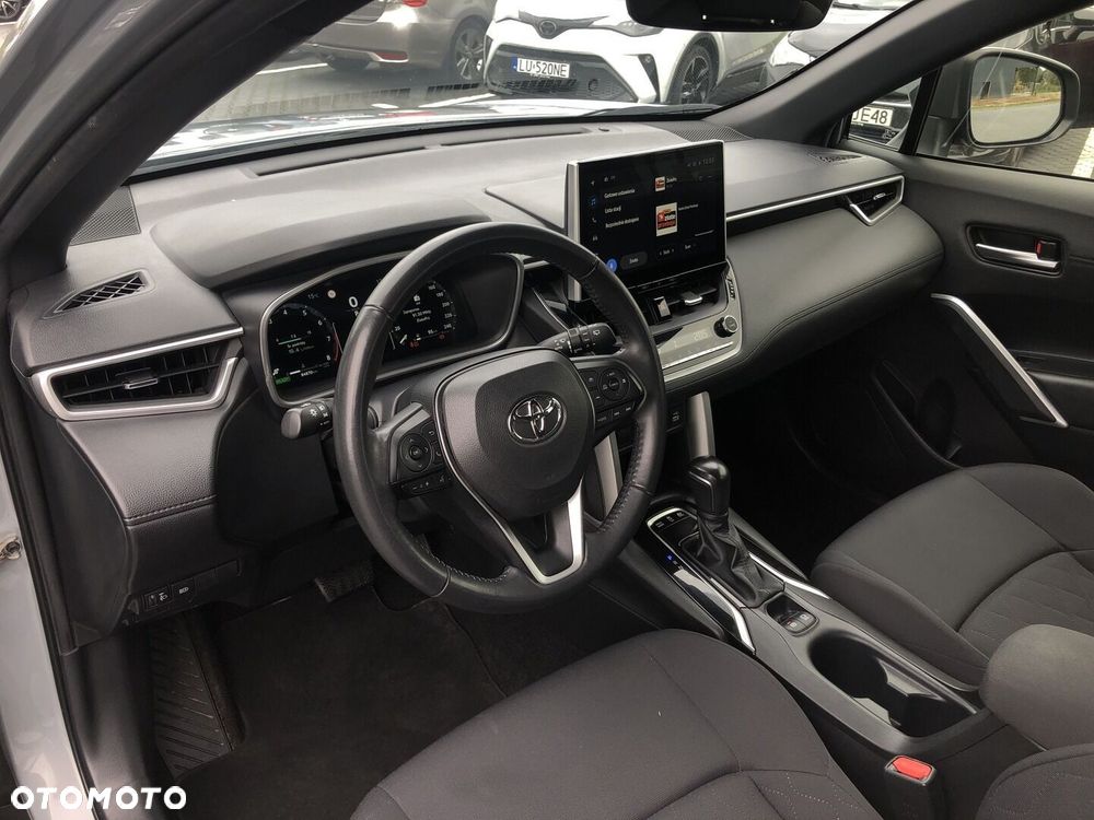 Toyota Corolla Cross - 10