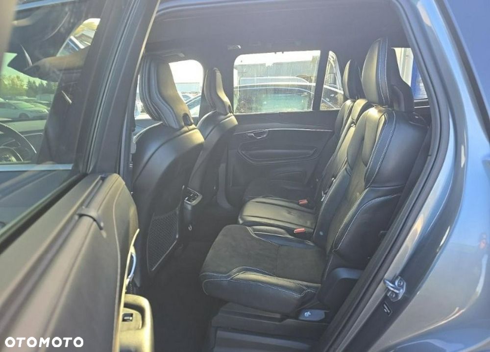 Volvo XC 90 - 9