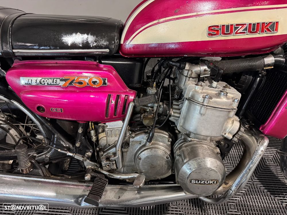 Suzuki GT 750 J - 24