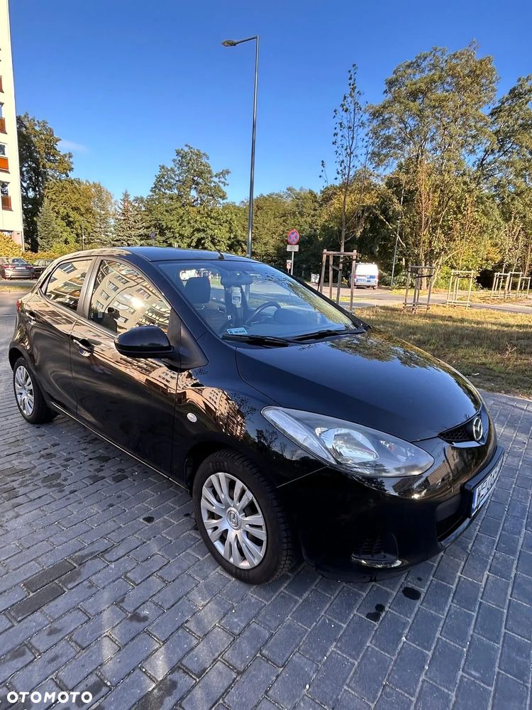 Mazda 2 2009 photo 2