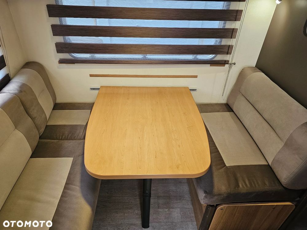 Caravelair WŁĄCZ FILMIK. DMC 1100. ŁÓŻKO MAŁŻEŃSKIE, SYPIALNIO JADALNIA. ŁAZIENKA. PIĘKNA. - 21